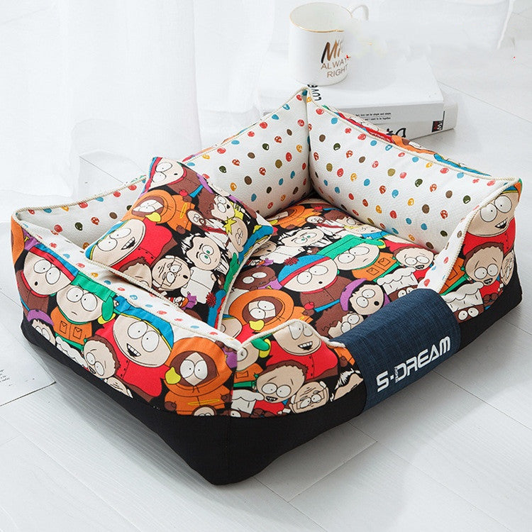 Mat pro psy a kočky s barevnými postavičkami, ideální pro domácí mazlíčky, pet bed accessories for dogs and cats.