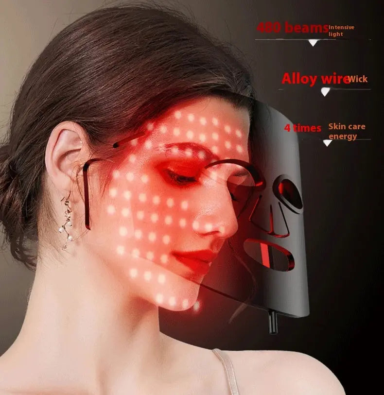 LED světelná maska na pleť s 480 paprsky intenzivního světla pro zlepšení pleti a omlazení.