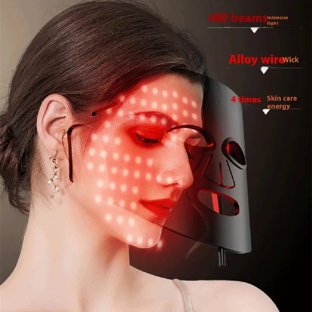 LED světelná maska na pleť se 480 paprsky pro intenzivní ošetření pleti a revitalizaci.