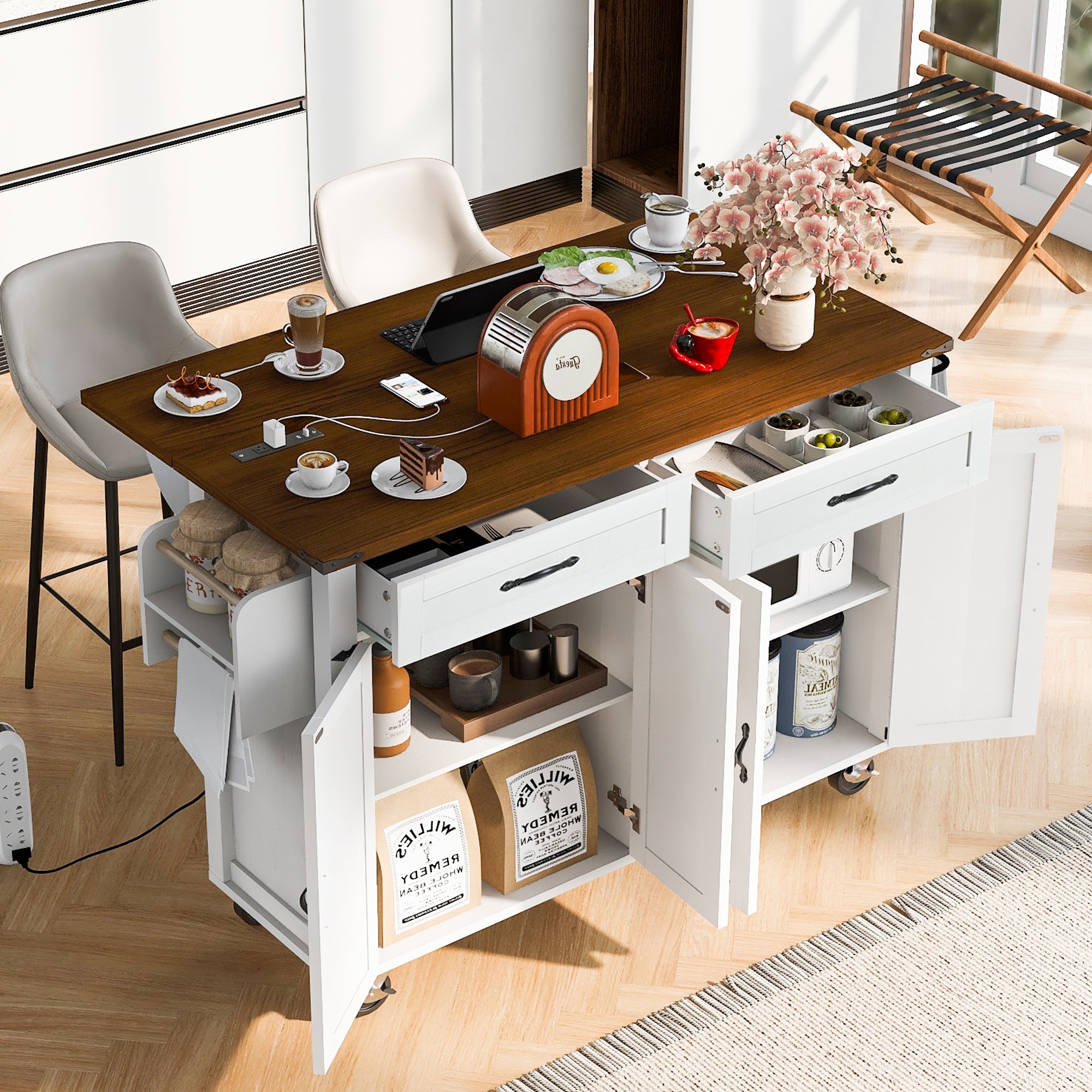 Farmhouse kitchen island with power outlet se dřevěnou deskou a otevíracími skříněmi v moderní kuchyni.