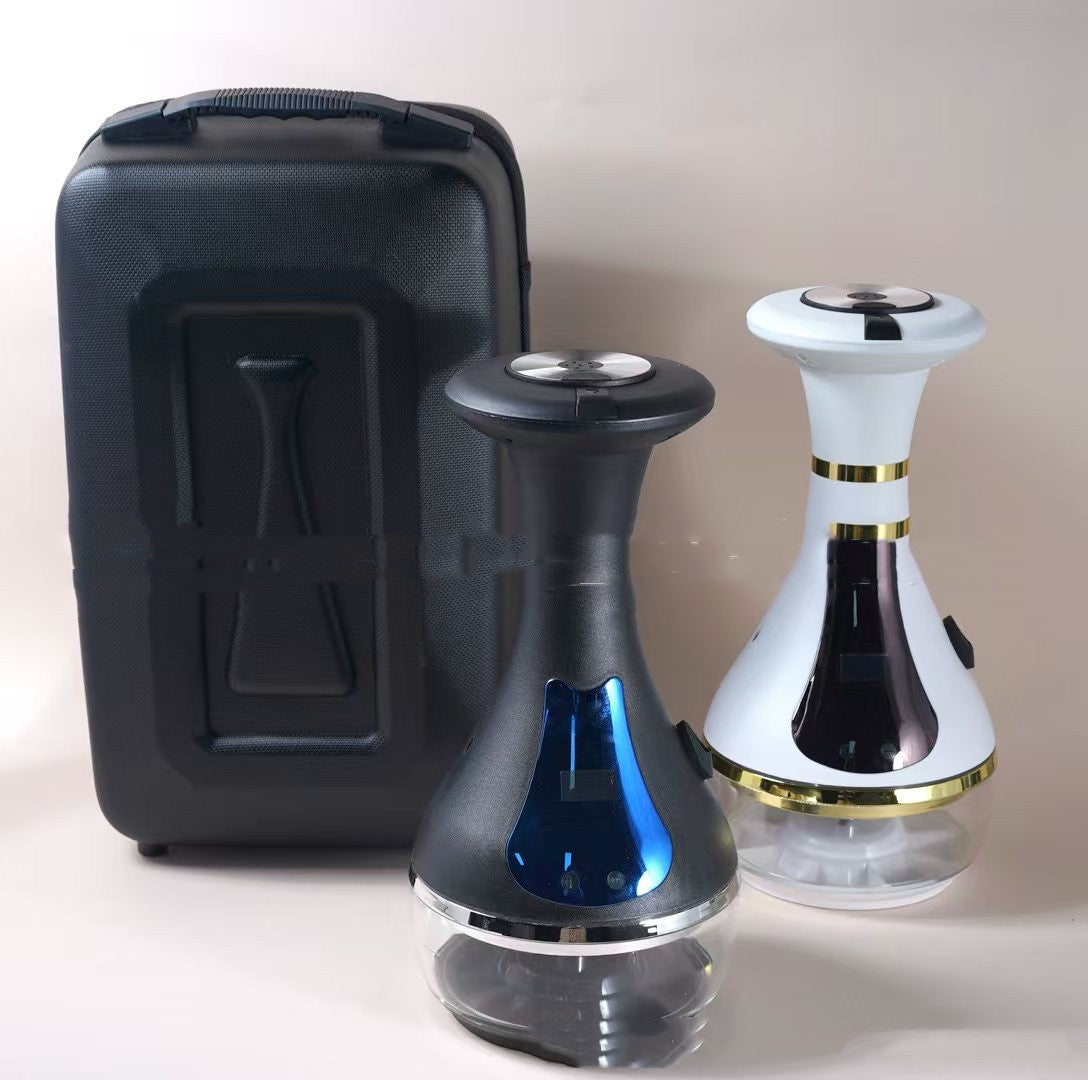 Dvě elektronické vodní dýmky v černém a bílém provedení s obalem, rechargeable smart hookah.